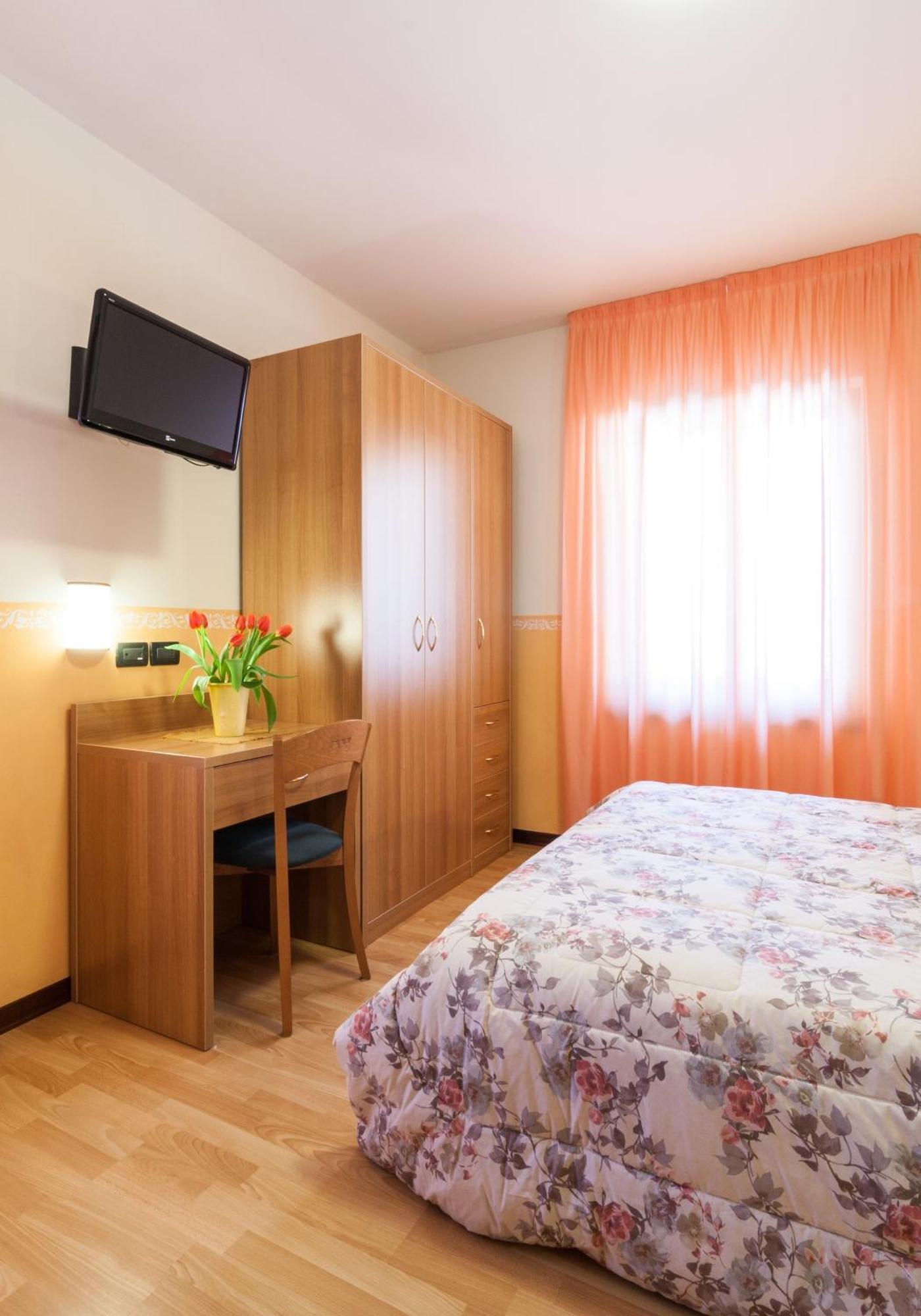 Hotel Edelweiss Con Ristorante Note Di Gusto Forni di Sopra Exterior foto